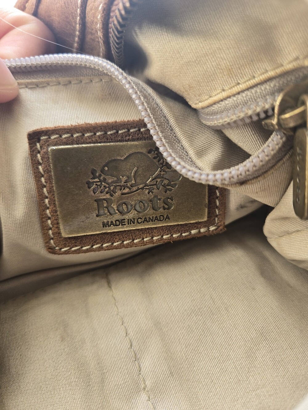 Vintage Roots Leather Bag - Picture 10 of 14